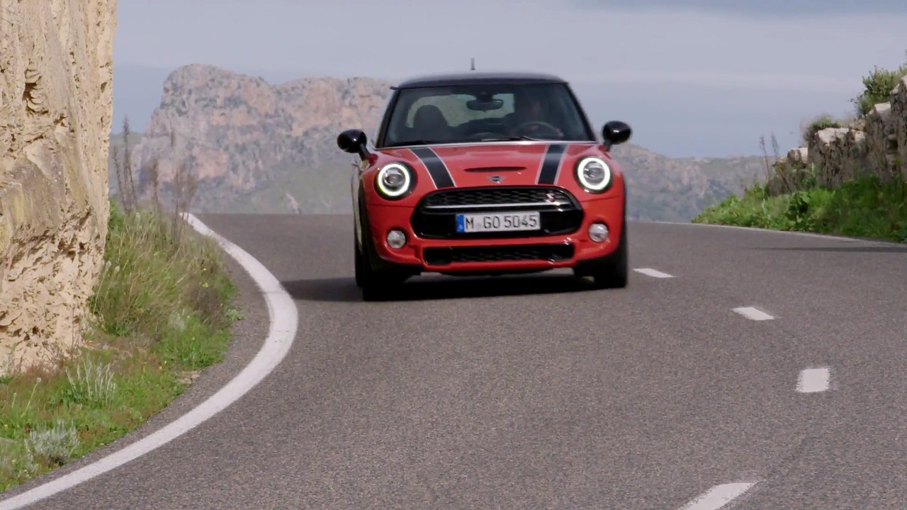 The new MINI Driving Video