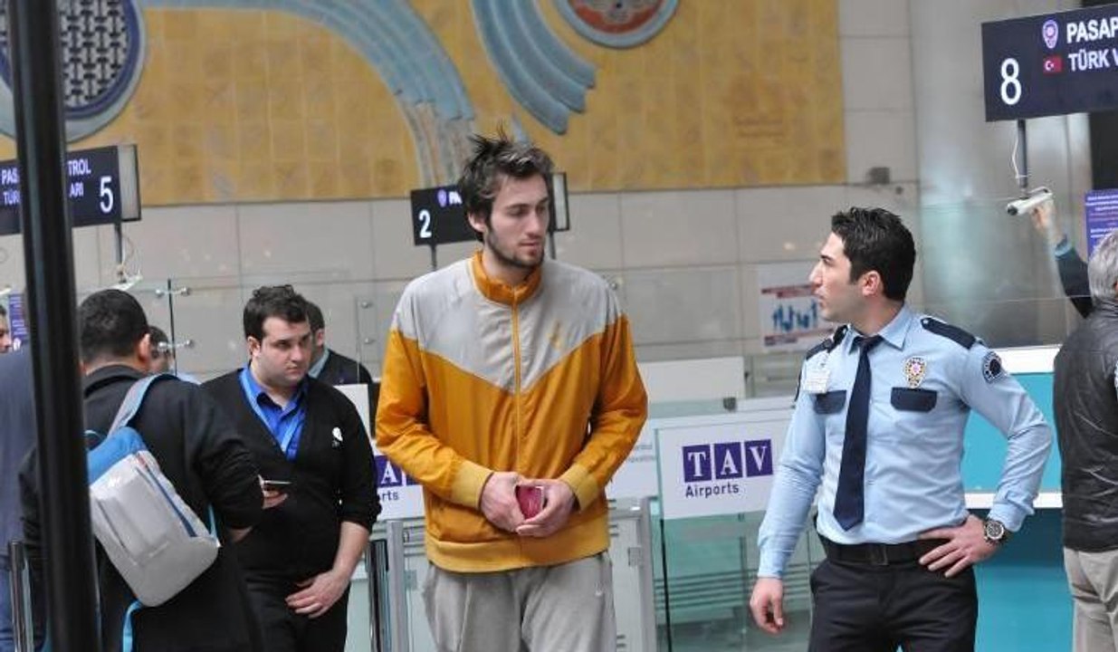 Potaların umut vaat eden 'dev'i artık havalimanında yatıp kalkıyor