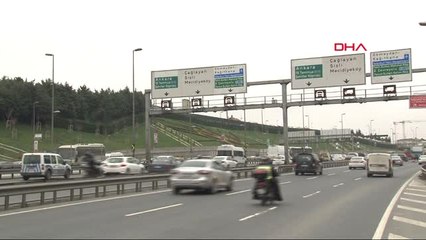 İstanbul Yeni Havalimanı" Tem ve D-100'deki Yön Levhalarında