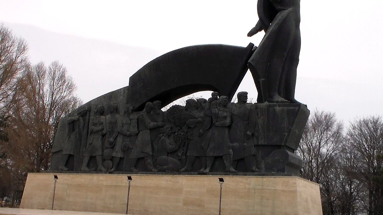 Independence statue