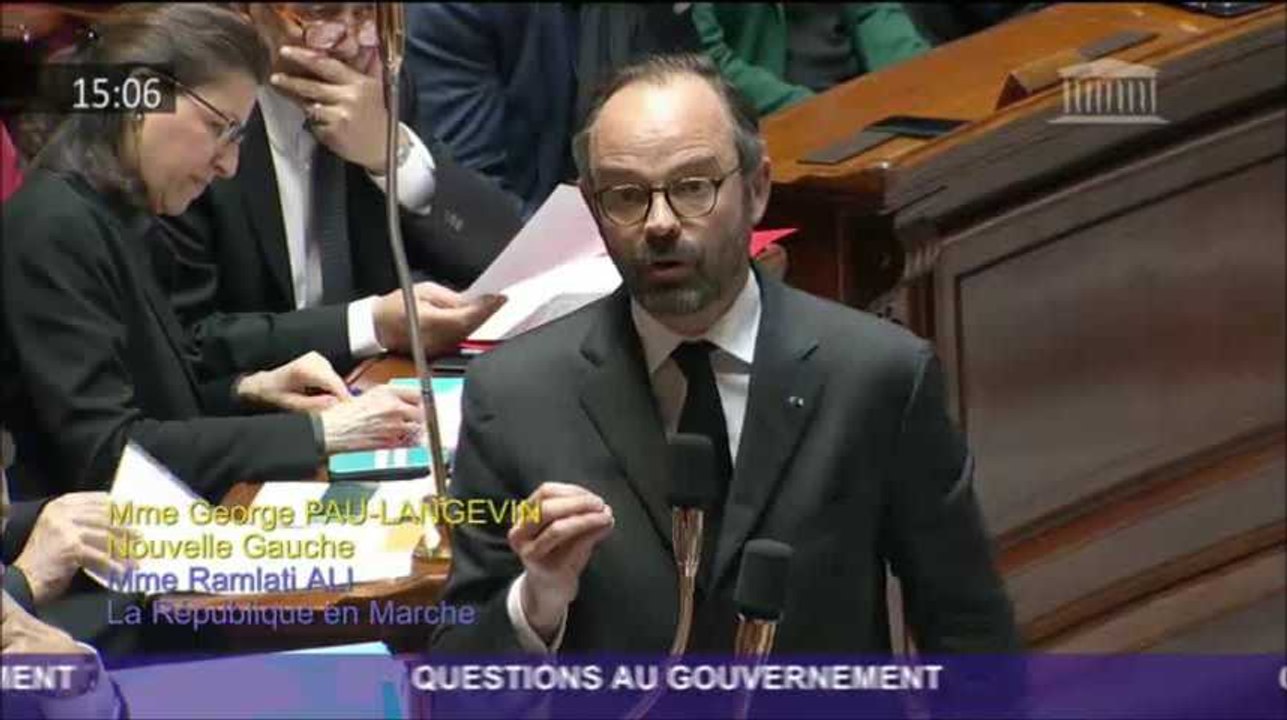 "Tout ce qui rassemble grandit": Philippe appla...