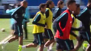RAHEEM TAKES TO THE PITCH | Sterlings First Training Session | City on Tour new