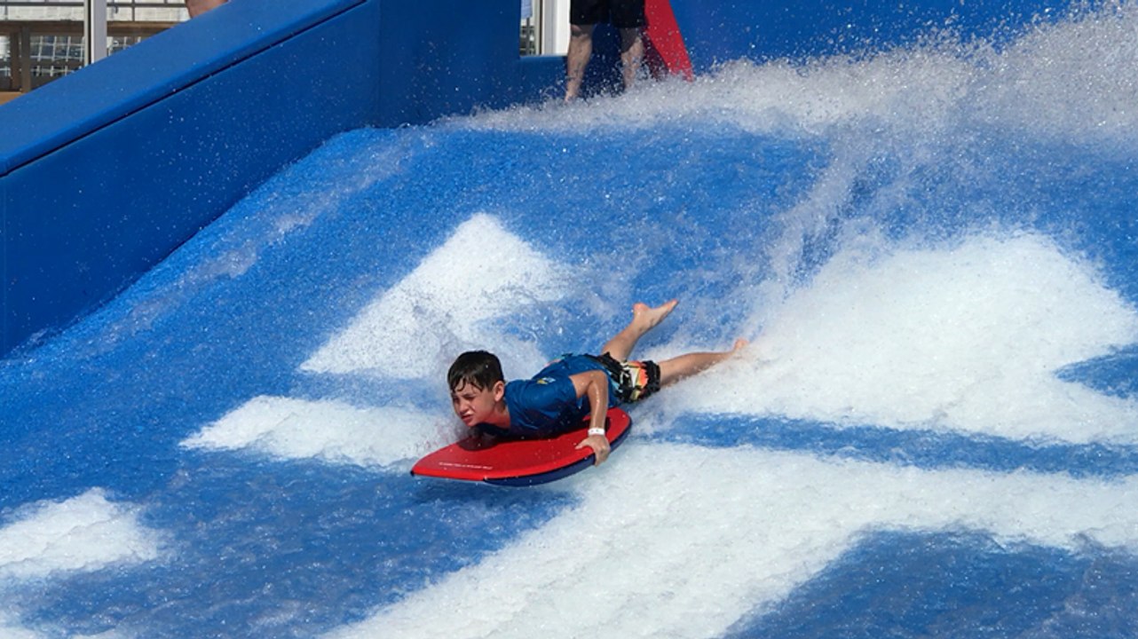 Et le simulateur de surf, il est bien ?