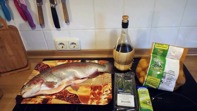 Форель запечённая в духовке, рыба с картофелем в духовке, Forelle mit Salzkartoffeln