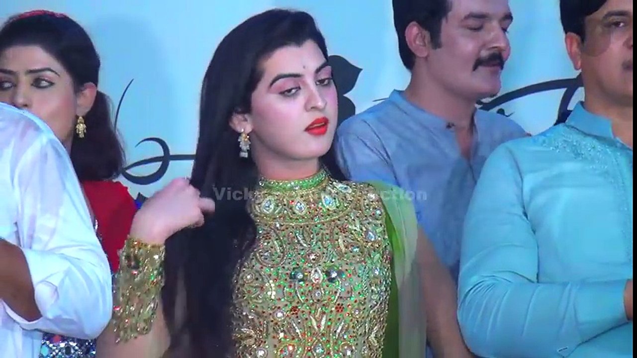Madam Talash Jan - SONEYA - New Dance Video - Shemail PRIVATE MUJRA ...