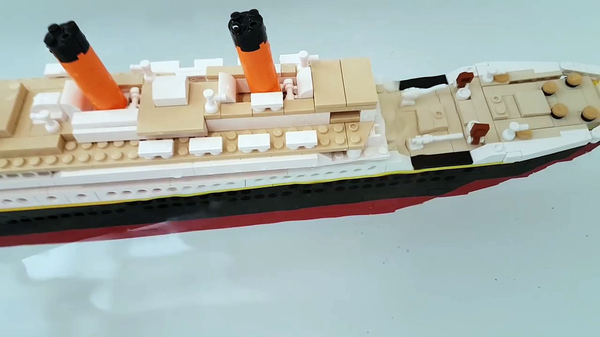 Titanic Lego Sinking | vlr.eng.br