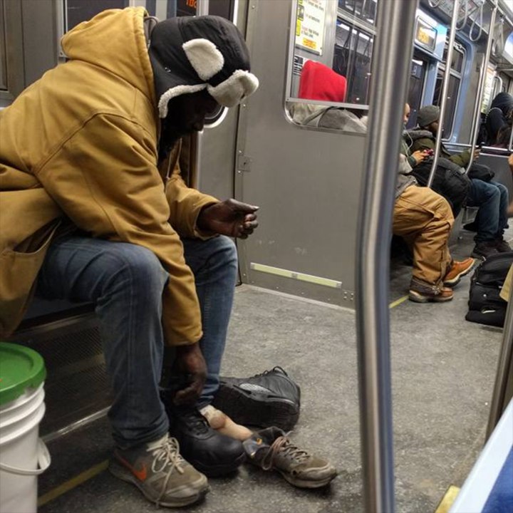 Generous Stranger Gives Homeless Man The Boots He Was Wearing