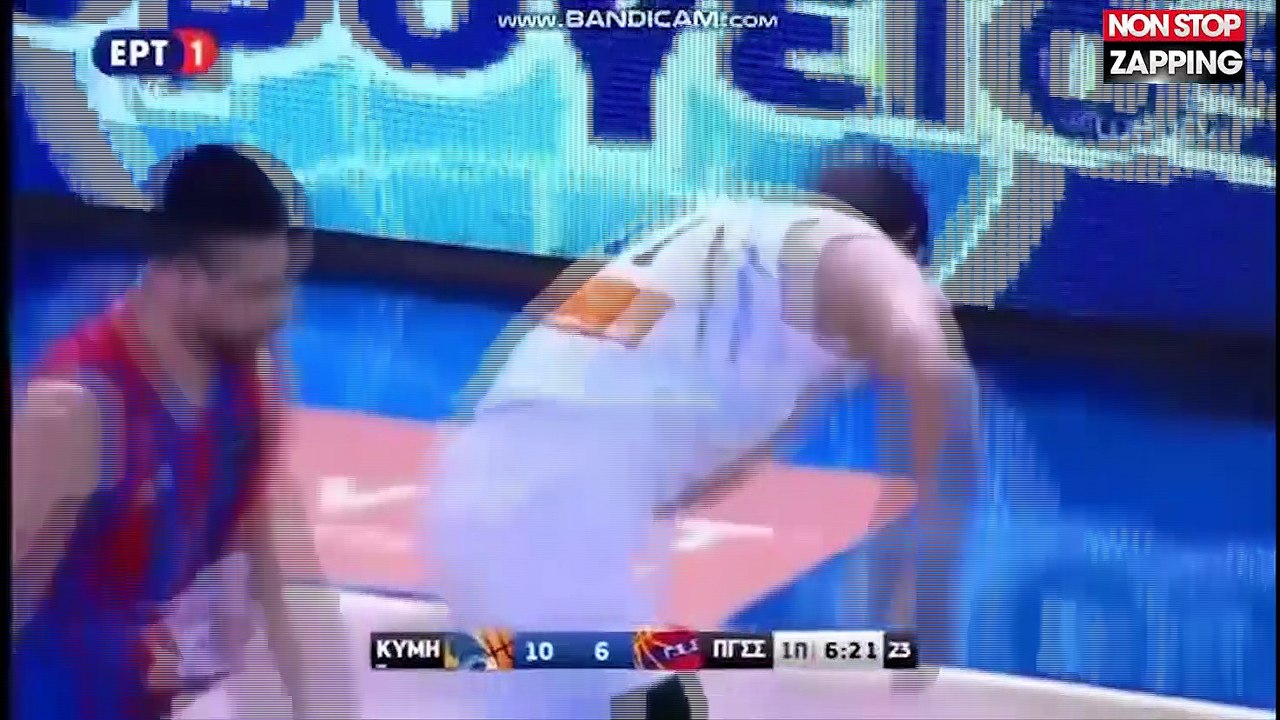Un basketteur met un coup de boule à son adversaire et provoque une bagarre (vidéo)
