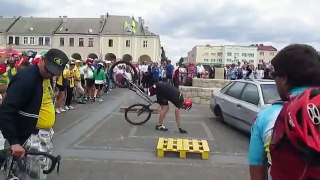 Как люди делают трюки на велосипеде