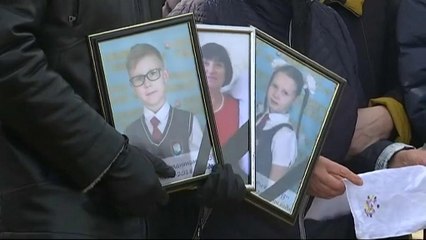 Rusya'da yangın faciasında ölenler toprağa veriliyor