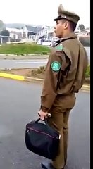 FEROZ PROVOCACIÓN DE CONDUCTORES DE BUSES CORONEL-LOTA A CARABINERO QUE SE DIRIGÍA A SU TRABAJO