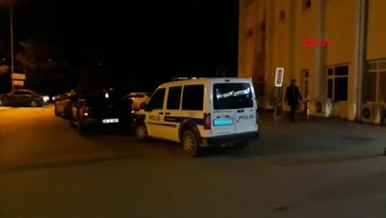 Bursa Akşam Yemeğinden Zehirlendikleri İddia Edilen 150'ye Yakın Öğrenci Hastaneye Kaldırıldı