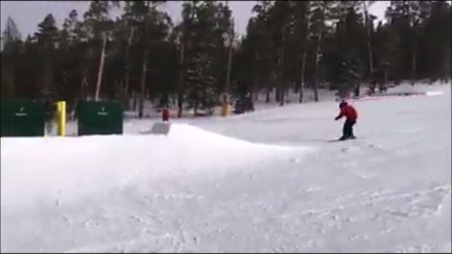 Ce skieur va prendre la gamelle de sa vie... le bruit fait froid dans le dos