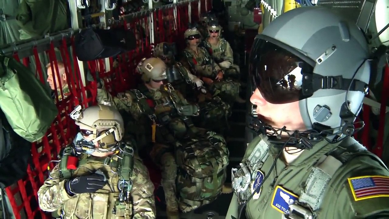 U.S. Army Special Forces Green Berets - High Altitude Jump