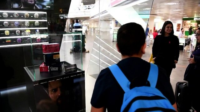 Netflix abre cadena de tiendas de la corrupción en aeropuertos