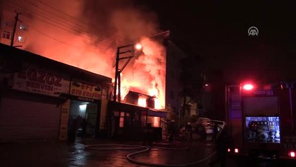 Bir Ev ve İki İş Yeri Yandı