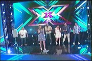 Grupo 7 Canta Chino & Nacho - Niña Bonita  - Factor X Bolivia 2018
