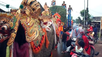 Kesenian odong-odong dan reog sinar galuh n.cita diciketing udik bantar gebang