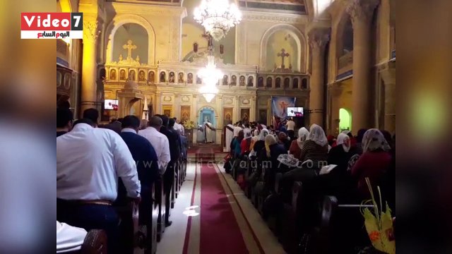 بدء الاحتفال بقداس أحد السعف بالكنيسة المرقسية بالإسكندرية