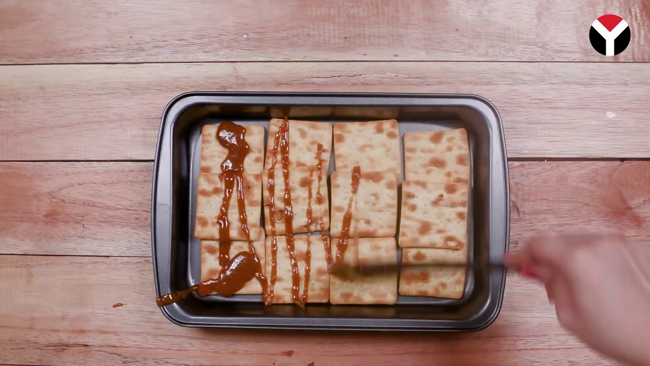 Já imaginaste fazer algo doce e delicioso com bolachas de água e sal? Então surpreende-te! Que delícia!