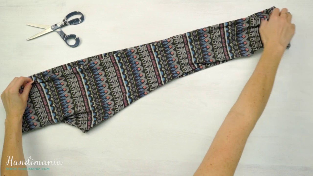 Ela fez um corte nas leggings... O resultado é brilhante! Mas que ideia de génio!