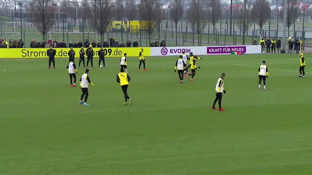 borussia dortmund antrenmanında kafa golü atan usain bolt