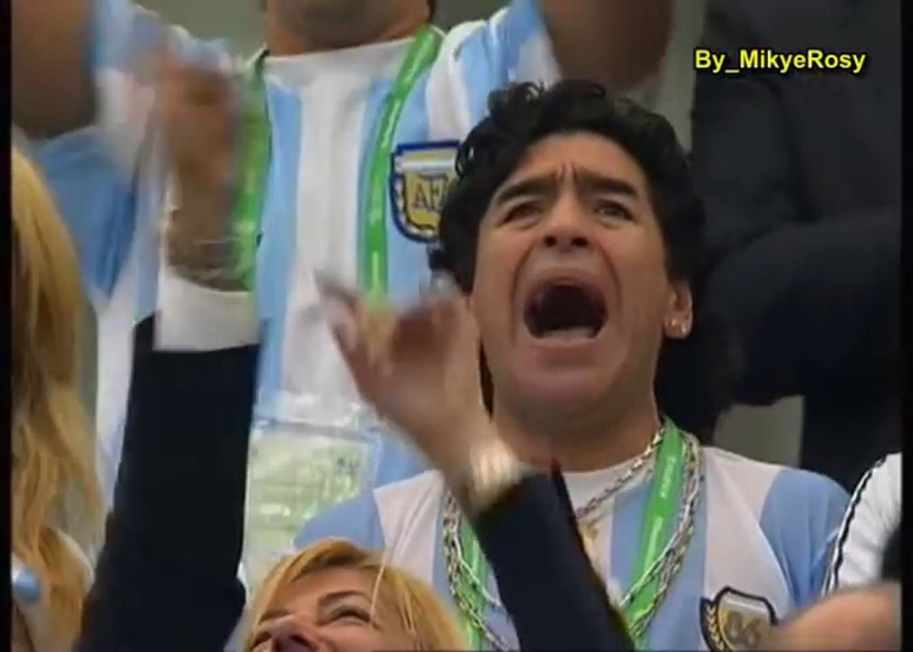 Argentina vs Serbia 6- 0 - Maradona Ikut Jadi Suporter - World Cup/ Piala Dunia 2006