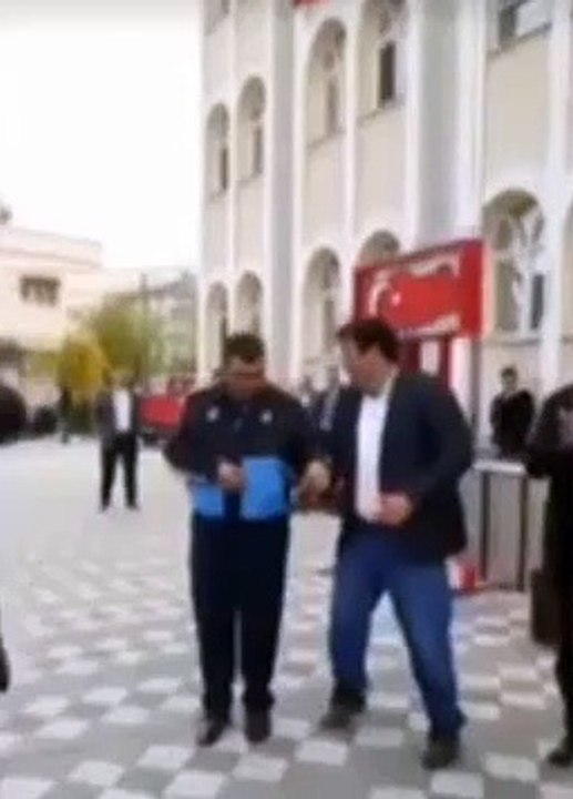 Belediye görevlilerinden skandal görüntü