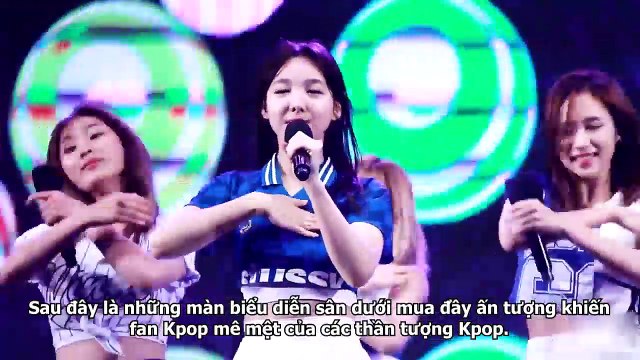 Những màn trình diễn sân khấu trong mưa huyền thoại của các Idol Kpop khiến fan yêu thích mê mệt