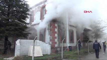 Ankara'da Atatürk'ün de Kaldığı Tescilli Simge Yapılardan Çoban Mektebi'nde Yangın Çıktı