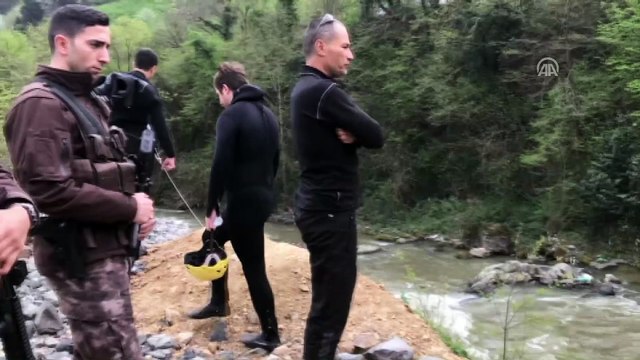 Polis aracının dereye devrilmesi - Kayıp polis memurunu arama çalışmaları - TRABZON