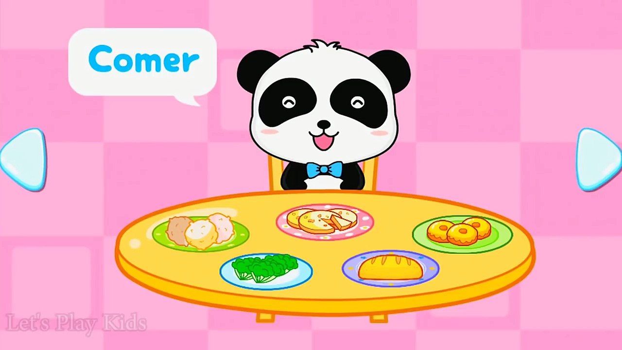 Bebe panda aprende a ir al baño