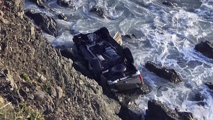 미국 캘리포니아 북부 해안도로에서 SUV 절벽 추락...일가족 8명 사망·실종 / YTN