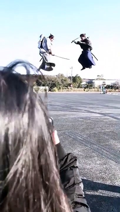 Japon : Ils utilisent des Jetpacks pour se comb...