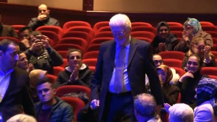 Usta oyuncu Perihan Savaş: “Sezer, zorla baba korkusuyla oynardı”