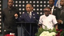 Aux obsèques de Stephon Clark, le révérend Al Sharpton appelle les Afro-américains à mettre fin à 