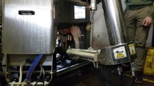 la_ferme_de_Warelles_traite_des_vaches_Full HD