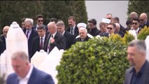 Başbakan Yıldırım, Aliya İzzetbegoviç'in kabrini ziyaret etti - SARAYBOSNA
