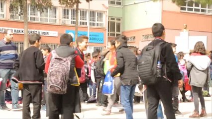 تركيا تدمج الطلاب السوريين بمدارسِها