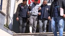 Taksim'de 2 kadından birini bıçaklayan, diğerini omuzuna alarak kaçırıp götürdüğü inşaatta tecavüz ettiği gerekçesiyle aranan Engin K. emniyetteki ifadesinin ardından adliyeye sevk edildi.