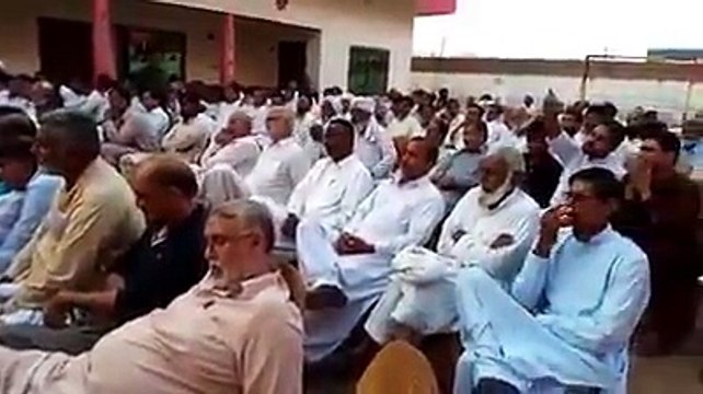 PMLN voters THRASHING their leaders on their faces and questioning their performance