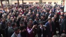 Başbakan Yıldırım'a cuma namazı sonrası yoğun ilgi - SARAYBOSNA