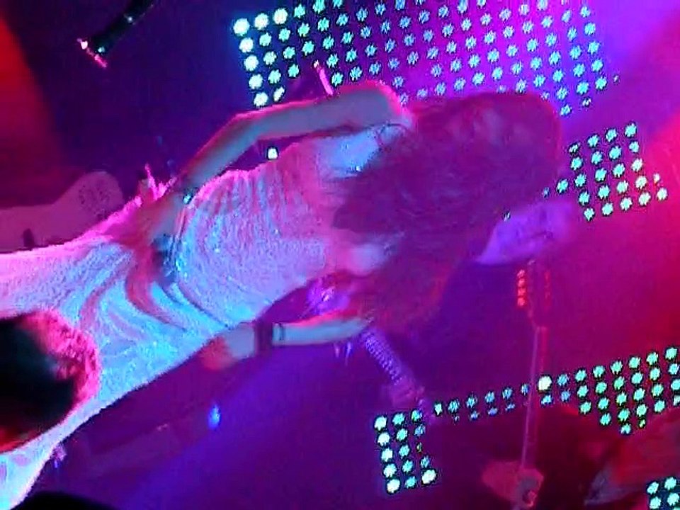 ΣΠΑΝΙΟ !!! Πάολα  Το σέξι τσιφτετέλι της που «έριξε» το Υoutube - Live 2009 Frangelico