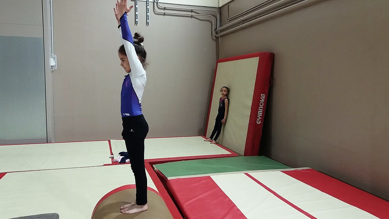 Vidéo des entraînements - Eloïse salto arrière...
