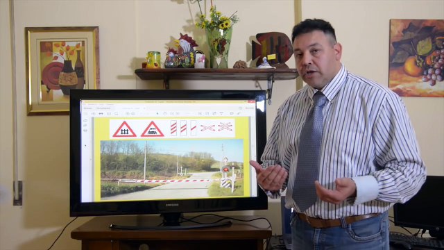 N*1 Scuolaguida Videolelzione Esame patente B - Classificazioni stradali e dei veicoli