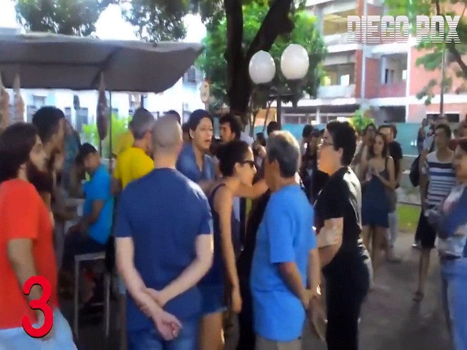 Entenda como a ideologia Socialista/Comunista funciona no BR.