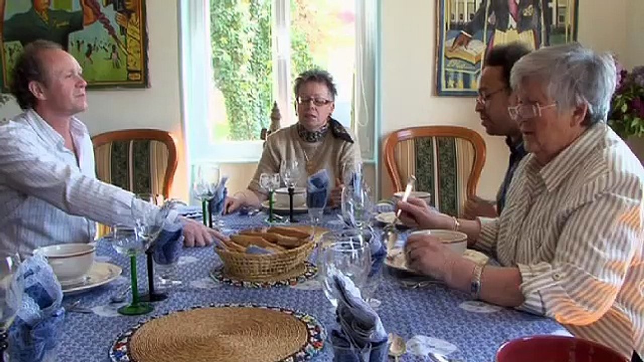 Noire ici, blanche là-bas