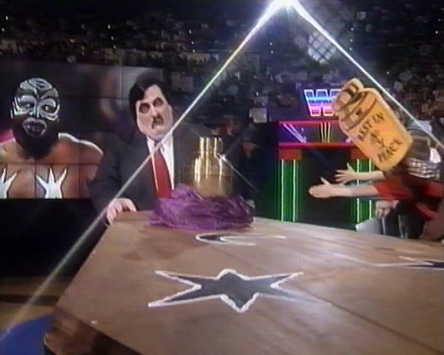 Undertaker vs. Kamala