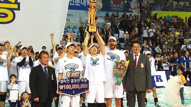 대한항공, 창단 후 첫 프로배구 챔피언 등극 / YTN