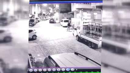 Beyoğlu'ndaki Kahvehaneye Silahlı Saldırı Güvenlik Kameralarına Yansıdı - İstanbul